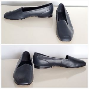 PESARO Navy Blue Flats Loafers - Size 9 Shoes with Original Box